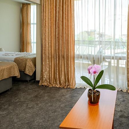 Paradise Hotel & Relax Center Поморие Екстериор снимка