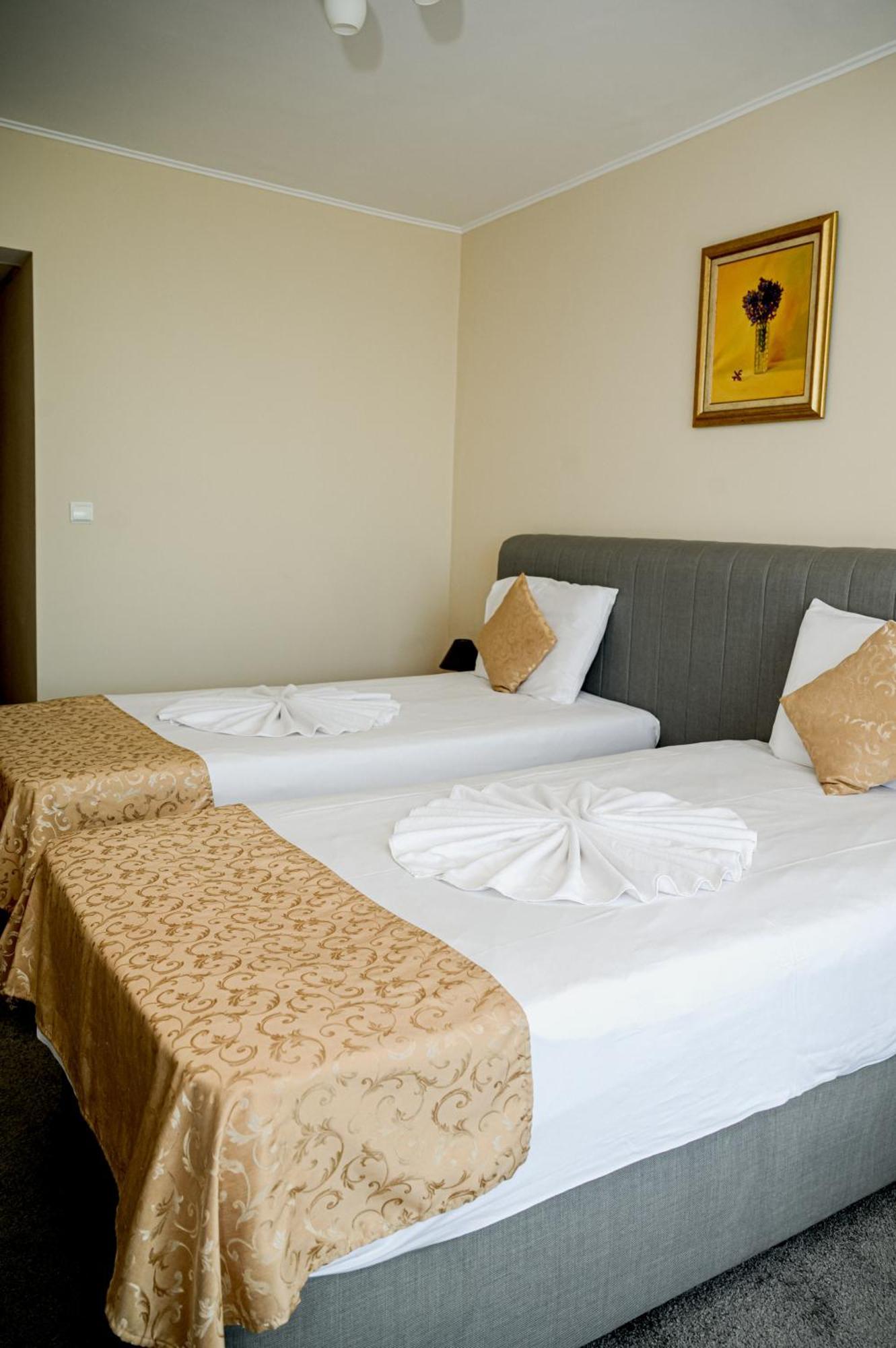 Paradise Hotel & Relax Center Поморие Екстериор снимка