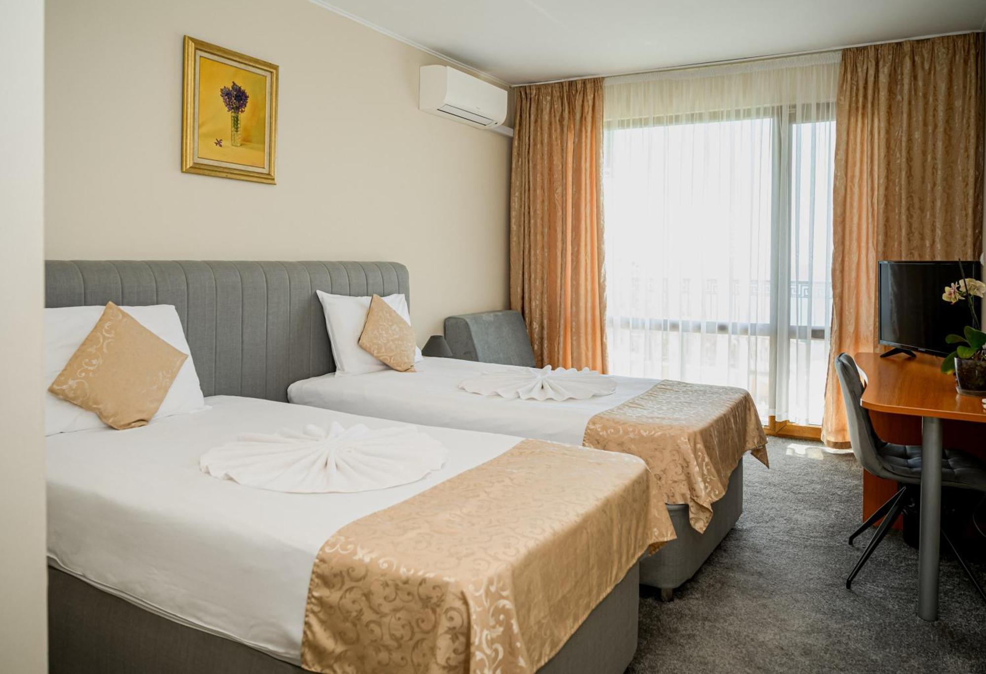 Paradise Hotel & Relax Center Поморие Екстериор снимка