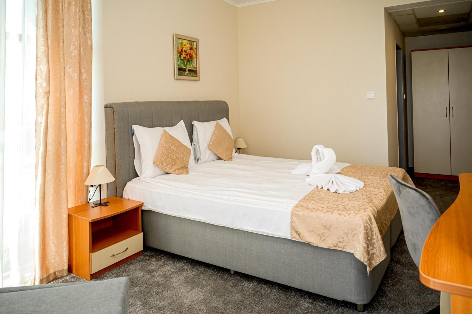 Paradise Hotel & Relax Center Поморие Екстериор снимка