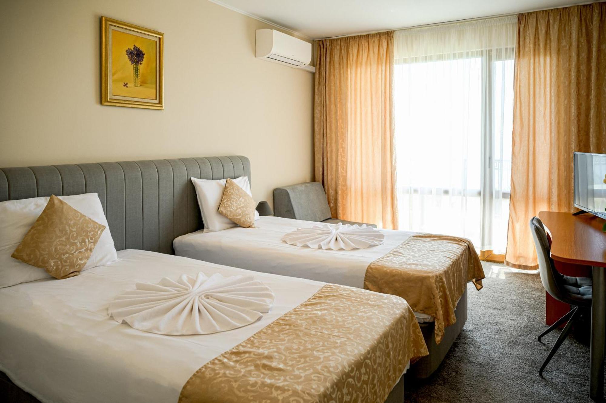 Paradise Hotel & Relax Center Поморие Екстериор снимка