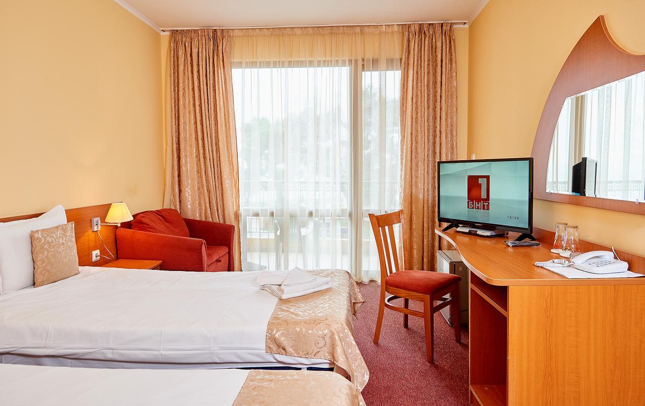 Paradise Hotel & Relax Center Поморие Стая снимка