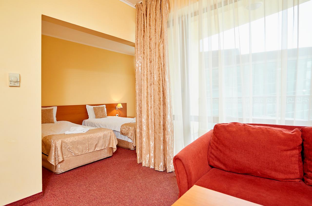 Paradise Hotel & Relax Center Поморие Стая снимка
